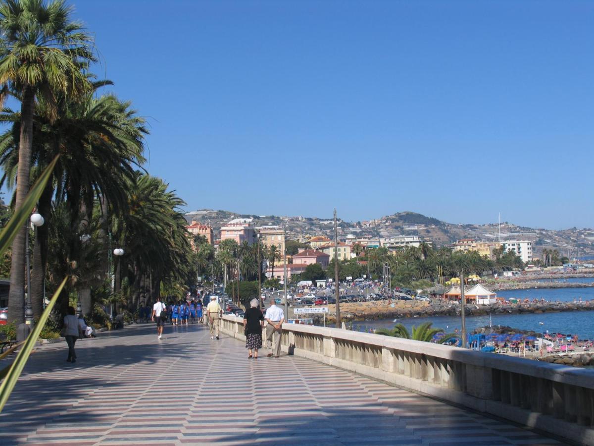Maison Du Port Vieux Lägenhet Sanremo Exteriör bild